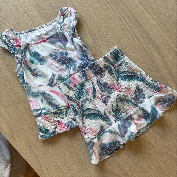 Abercrombie kids Smocked Top and skirt - Picture 2 of 4